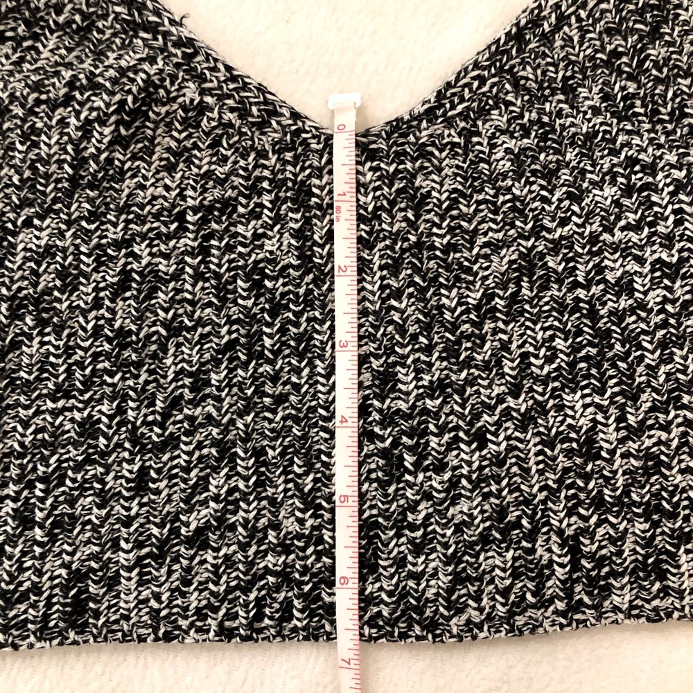 Talula by Aritzia Varrick knit crop top, size M - Picture 2 of 9